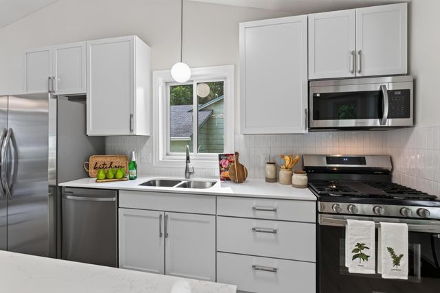 3924 51st Avenue N, Brooklyn Center, MN 55429