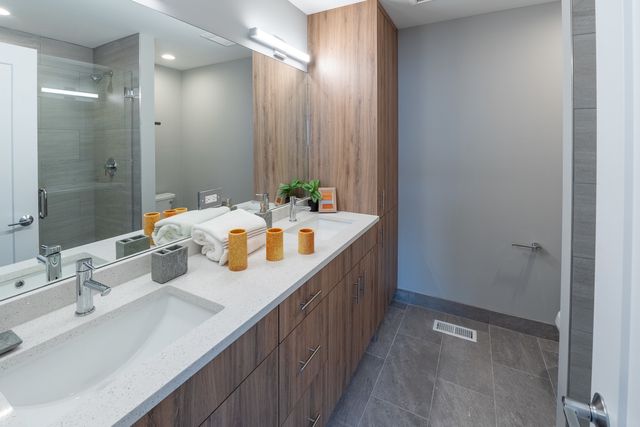 2631 S Throop Street A, Chicago, IL 60608