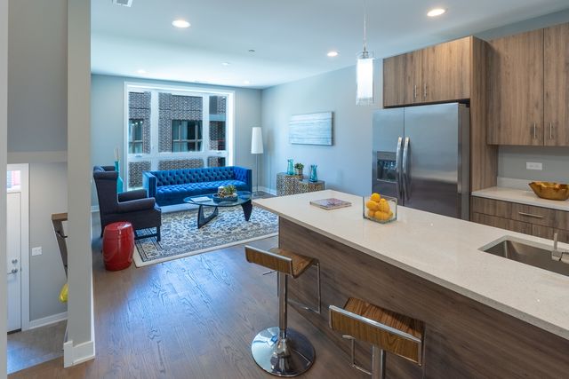 2631 S Throop Street A, Chicago, IL 60608