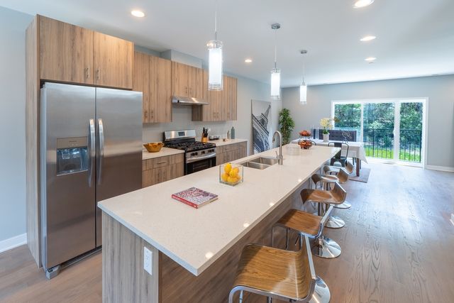 2631 S Throop Street A, Chicago, IL 60608