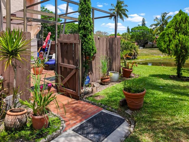 6254 Seven Springs Boulevard C, Greenacres, FL 33463