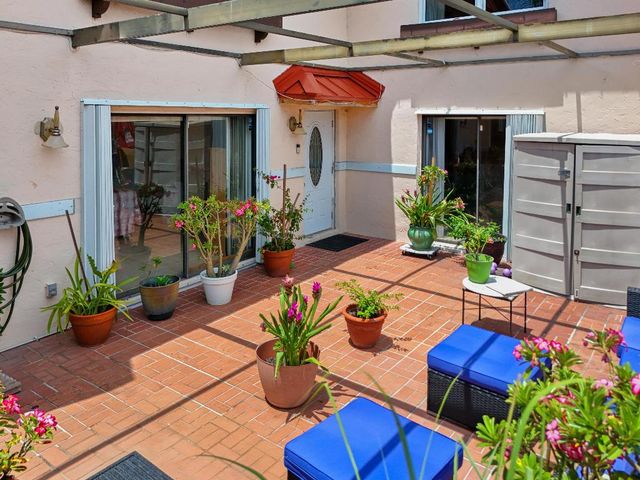 6254 Seven Springs Boulevard C, Greenacres, FL 33463