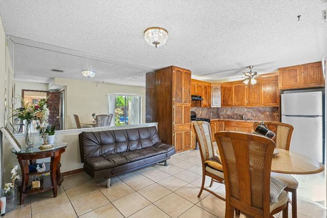 6254 Seven Springs Boulevard C, Greenacres, FL 33463