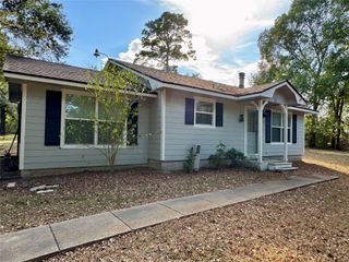 13 Chandler Road, Huntsville, TX 77320
