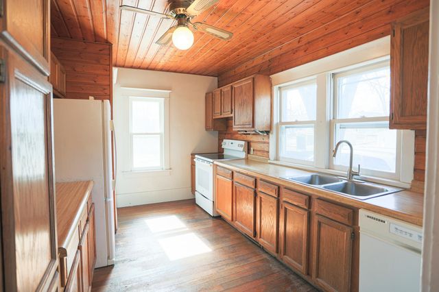 522 E Walnut Street, River Falls, WI 54022