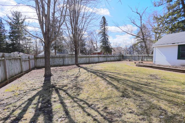 522 E Walnut Street, River Falls, WI 54022