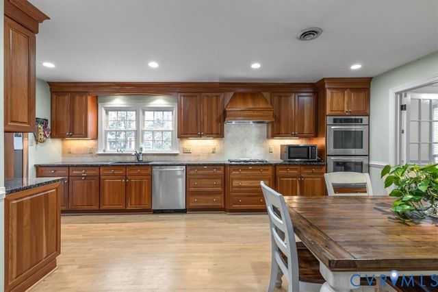 3923 Cresthill Rd, Chester, VA 23831