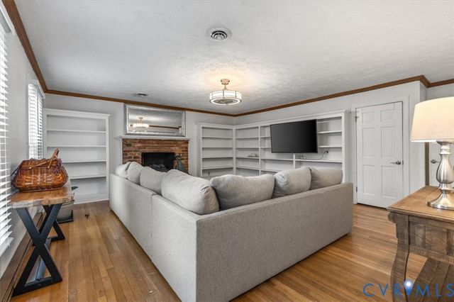 3923 Cresthill Rd, Chester, VA 23831