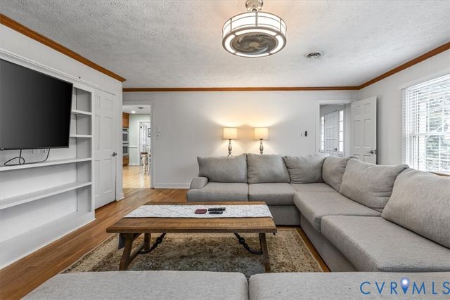 3923 Cresthill Rd, Chester, VA 23831