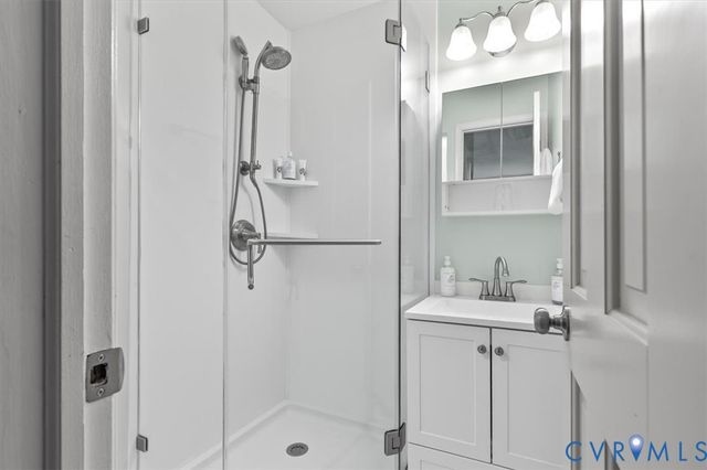 3923 Cresthill Rd, Chester, VA 23831