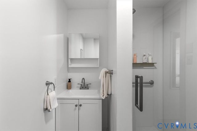 3923 Cresthill Rd, Chester, VA 23831