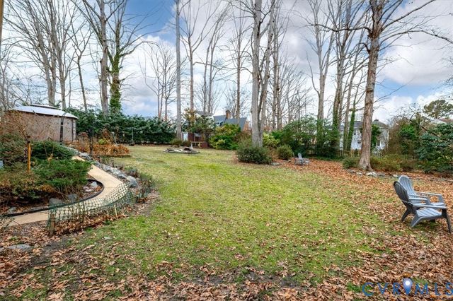 3923 Cresthill Rd, Chester, VA 23831