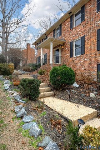 3923 Cresthill Rd, Chester, VA 23831