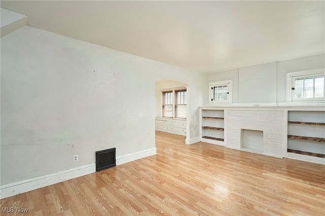 1025 Coventry Street, Akron, OH 44306