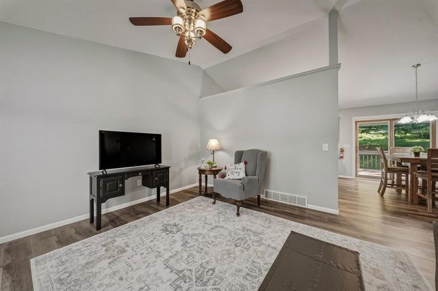 232 Lamans Lane, Eau Claire, WI 54703