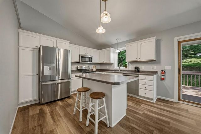 232 Lamans Lane, Eau Claire, WI 54703