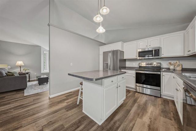 232 Lamans Lane, Eau Claire, WI 54703