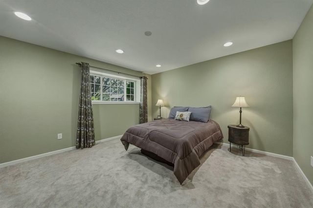232 Lamans Lane, Eau Claire, WI 54703