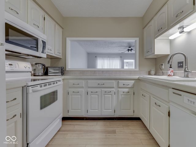 5266 Whisperwood Lane 259, Indianapolis, IN 46226