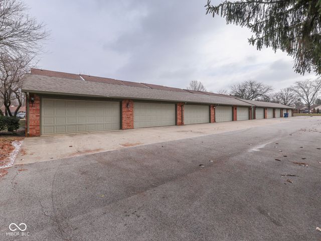 5266 Whisperwood Lane 259, Indianapolis, IN 46226