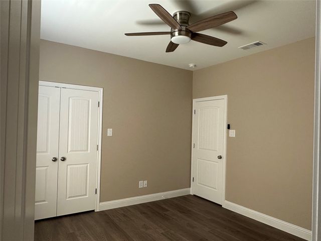 1011 S Preston Street, Ennis, TX 75119