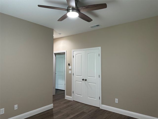 1011 S Preston Street, Ennis, TX 75119