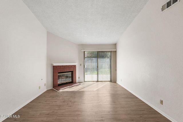 1820 E Avenue R10, Palmdale, CA 93550
