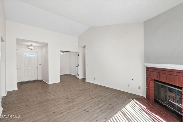 1820 E Avenue R10, Palmdale, CA 93550