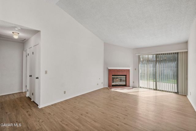 1820 E Avenue R10, Palmdale, CA 93550