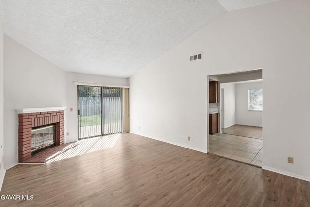 1820 E Avenue R10, Palmdale, CA 93550