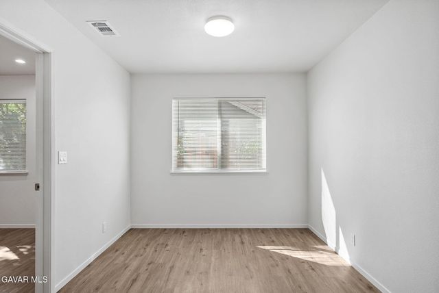 1820 E Avenue R10, Palmdale, CA 93550
