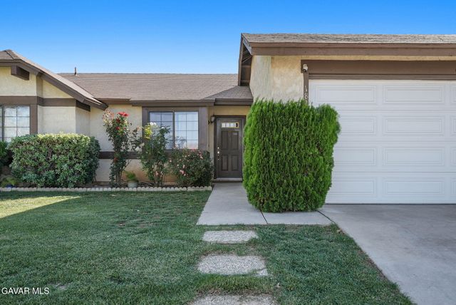 1820 E Avenue R10, Palmdale, CA 93550
