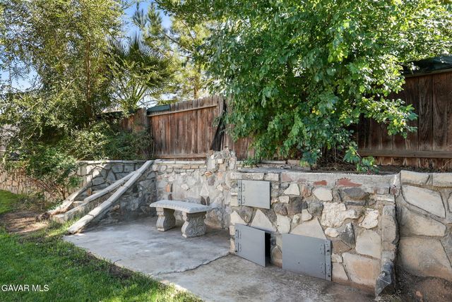 1820 E Avenue R10, Palmdale, CA 93550
