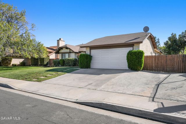 1820 E Avenue R10, Palmdale, CA 93550