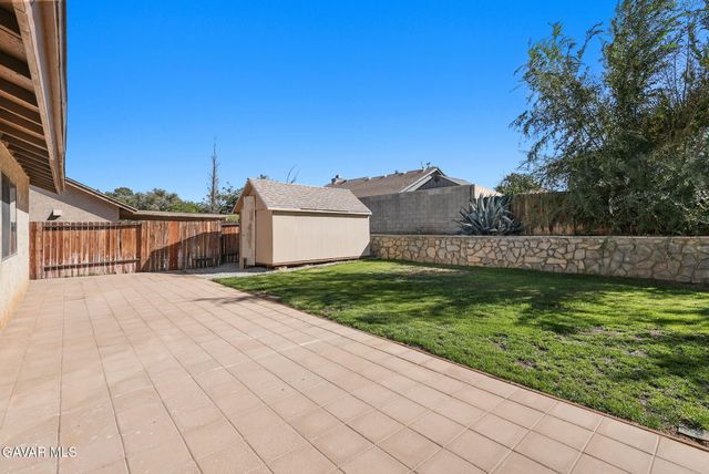 1820 E Avenue R10, Palmdale, CA 93550