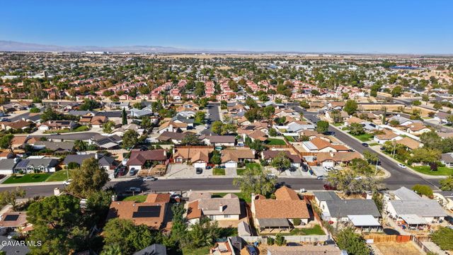1820 E Avenue R10, Palmdale, CA 93550
