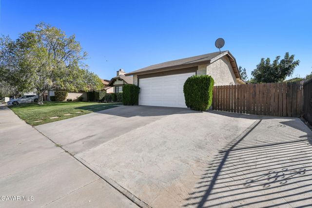 1820 E Avenue R10, Palmdale, CA 93550