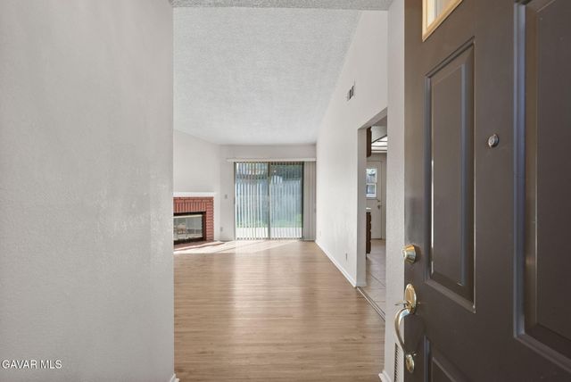 1820 E Avenue R10, Palmdale, CA 93550