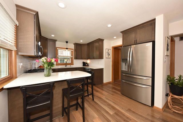 341 N Story PARKWAY, Milwaukee, WI 53208