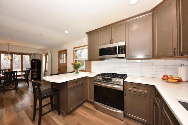 341 N Story PARKWAY, Milwaukee, WI 53208