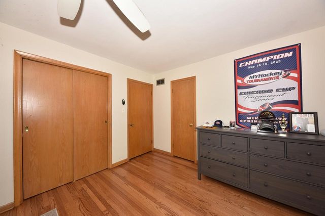 341 N Story PARKWAY, Milwaukee, WI 53208