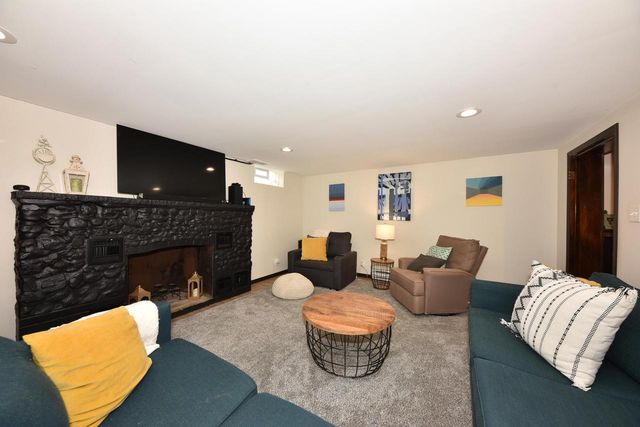 341 N Story PARKWAY, Milwaukee, WI 53208