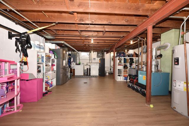 341 N Story PARKWAY, Milwaukee, WI 53208