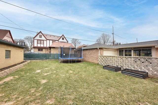 341 N Story PARKWAY, Milwaukee, WI 53208