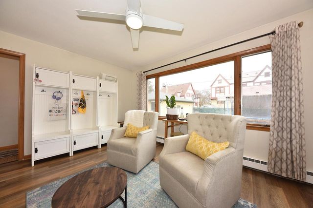 341 N Story PARKWAY, Milwaukee, WI 53208