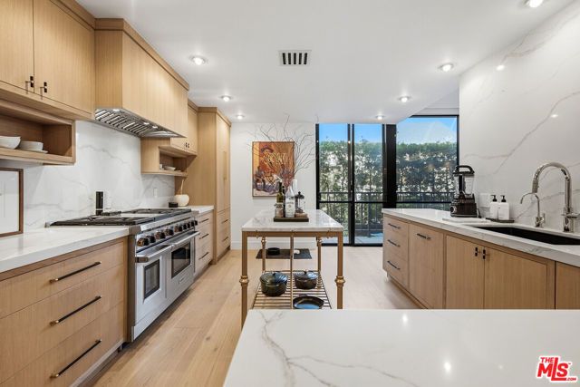 211 S Spalding Drive 110N, Beverly Hills, CA 90212