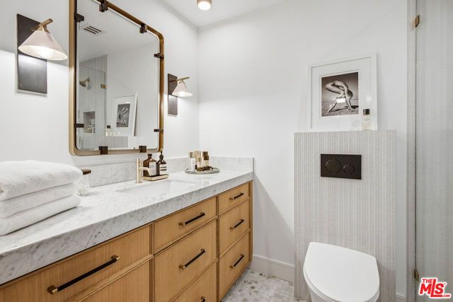 211 S Spalding Drive 110N, Beverly Hills, CA 90212