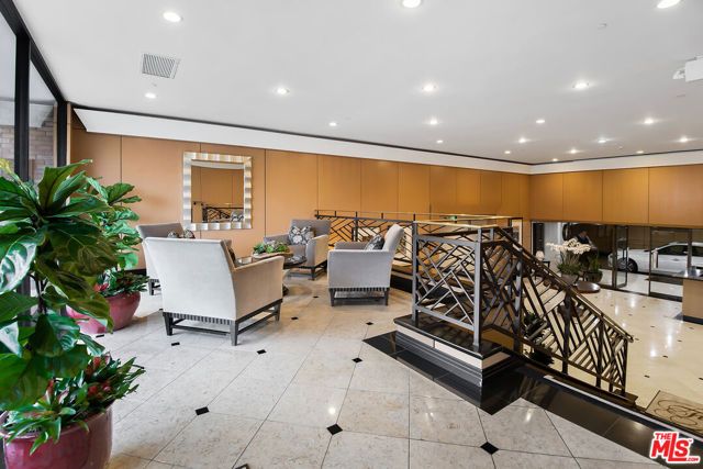 211 S Spalding Drive 110N, Beverly Hills, CA 90212