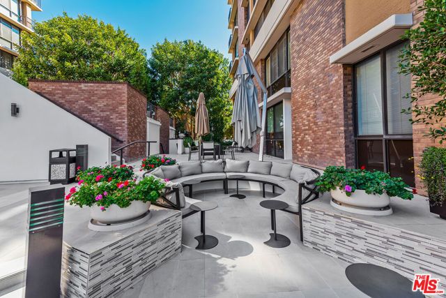 211 S Spalding Drive 110N, Beverly Hills, CA 90212