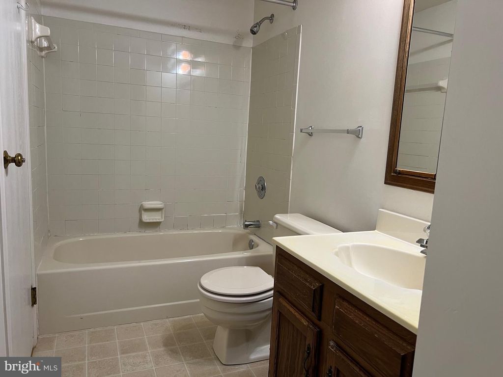 Image 10 of property listing at 6009 WILD GINGER CT, Columbia, MD 21044